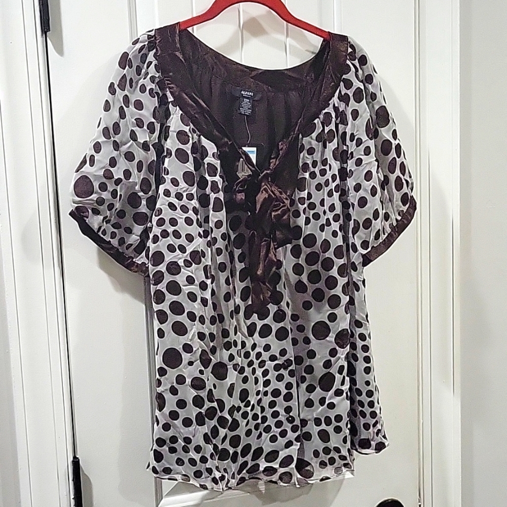 NWT Alfani 100% silk button down lined top with bow tie at neckline